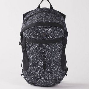 Lululemon Run All Day Backpack -Black Speckled- One Size